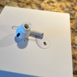 Apple AirPods Pro 1st gen LEFT ear only
